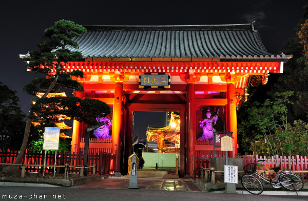 Nitenmon Gate, Senso-ji Temple, Asakusa, Tokyo