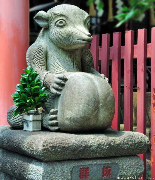 Tanuki statue, Yanagimori Shrine, Akihabara, Tokyo
