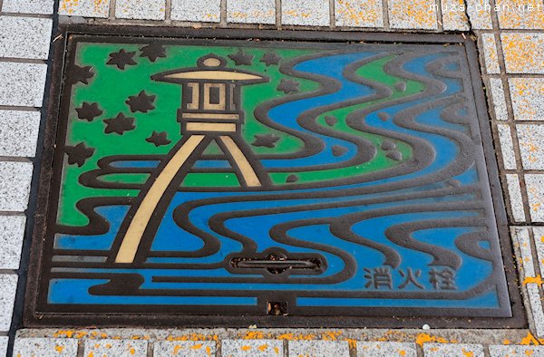 Kotoji lantern Manhole Cover, Kanazawa