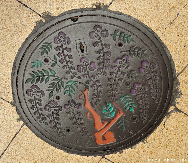 Kurashiki Wysteria Manhole Cover, Kurashiki