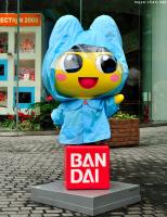 Sightseeing Tokyo - Anime characters in raincoats