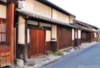 Japanese traditional houses in Nara and a travel tip