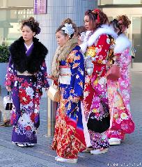 Seijin no hi, girls dressed in furisode