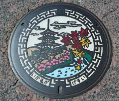 About Japan from... manhole covers, Ikaruga, Nara