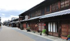 Old street in Gifu Kawara-machi
