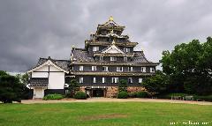 The daily Japan photo is returning - Okayama Castle before the storm