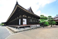 Sanjusangen-do, the longest wooden structure in Japan
