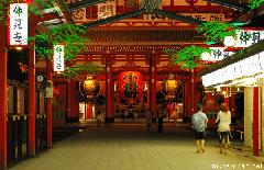A shining Asakusa, Senso-ji Illuminations and a small travel tip