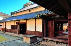 Japanese traditional architecture, Kemuridashi-yagura