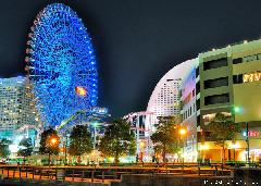 Yokohama Cosmo Clock 21 blue color night view