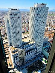 The asymmetric twin JR Central Towers