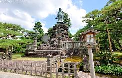The first modern bronze statue in Japan