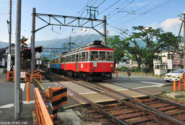 Hakone Tozan train, series 'Moha 2', at Gora
