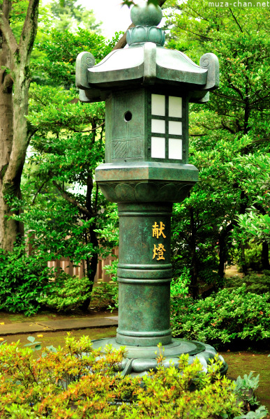 Lantern at Gotoku-ji Temple, Tokyo