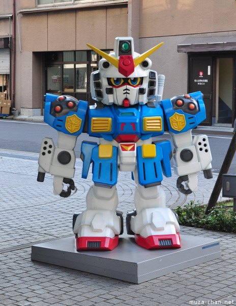 gundam statue