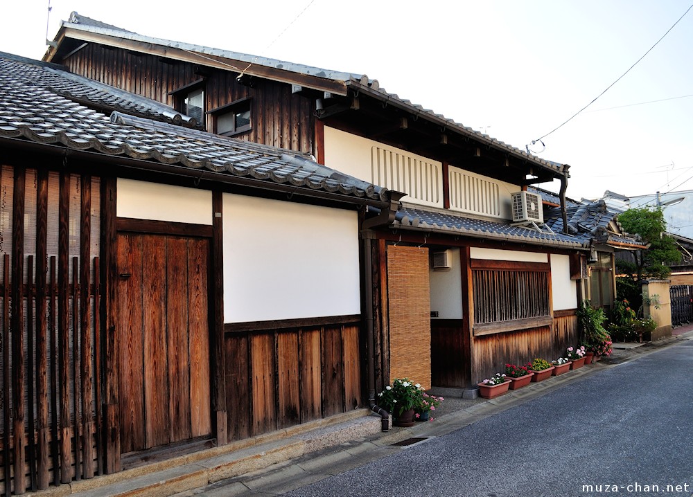 Unusual Japanese traditional  architecture Mushiko windows