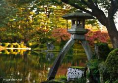 Simply beautiful Japanese scenes, Kenroku-en autumn landscape