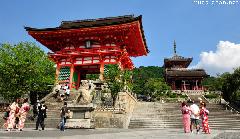Kiyomizu-dera gates