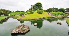 Japanese Gardens Attractions, Yuishinzan Hill from Koraku-en