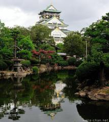 Simply beautiful Japanese scenes, Osaka Castle garden pond reflection