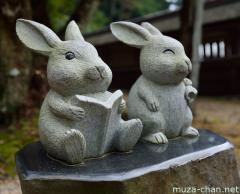 Pair of rabbit statues at Izumo Taisha