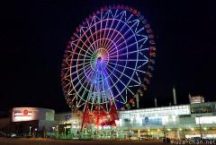 Palette Town Ferris wheel night view