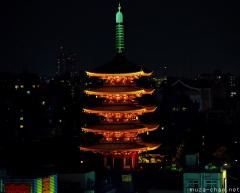 Simply beautiful Japanese scenes, Senso-ji pagoda illumination