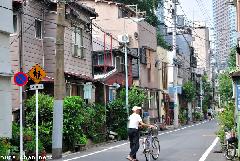 A glimpse of old Japan, Tsukishima streets