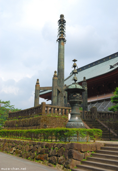 Sohrintoh Tower Rinno-ji Temple Nikko