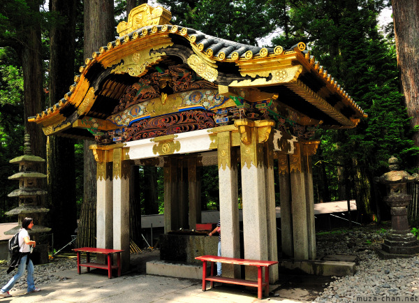 Temizuya at Toshougu Shrine